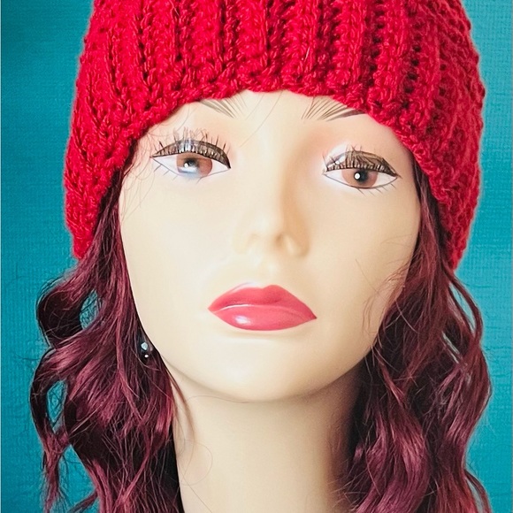 Red beanie with pompom and matching fingerless gloves - Picture 3 of 4